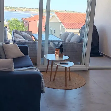 Lara Appartement Nin