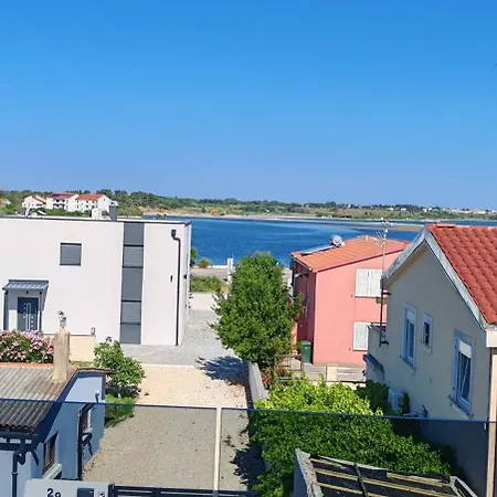Lara Appartement Nin