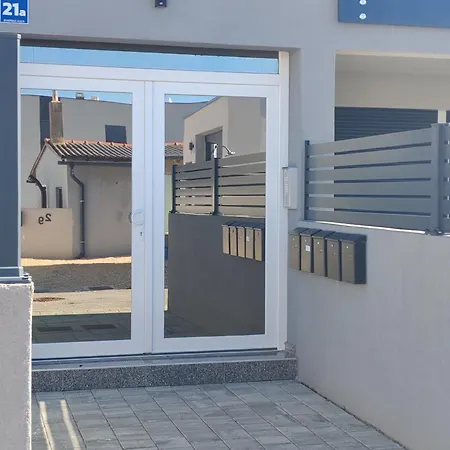 Lara Appartement *